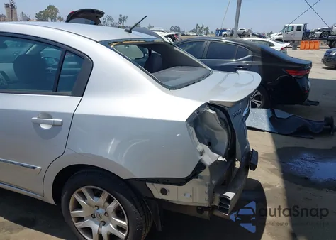 2012 Nissan Sentra 2.0 S z USA, uszkodzony, nr VIN 3N1AB6AP5CL762098